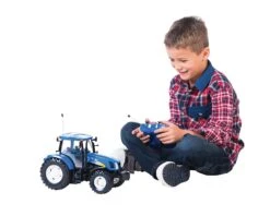 Britains Big Farm New-Holland RC Tractor 8 Britains Big Farm New-Holland RC Tractor -Speelgoed Speciaal Winkel britains 42601 new holland tractor remote control 1 1