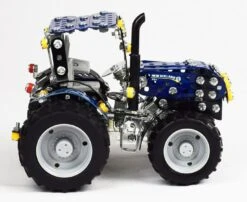 Tronico Mini New Holland T4 Met Aanhangwagen – 1 : 32 13 Tronico Mini New Holland T4 Met Aanhangwagen – 1 : 32 -Speelgoed Speciaal Winkel new holland t4 met aanhanger tronico mini 10056 4