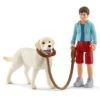 Schleich 42478 Wandelen Met Labrador FarmWorld -Speelgoed Speciaal Winkel schleich 42478 wandelen met labrador scaled 1