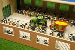 Kidsglobe Luxe Ligboxenstal Met Roosters 1:32 9 Kidsglobe Luxe Ligboxenstal Met Roosters 1:32 -Speelgoed Speciaal Winkel stal met roosters kidsglobe 610693 1 1